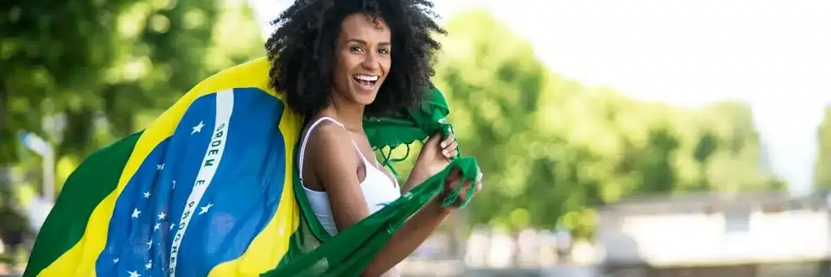 moca-seguran-bandeira-do-brasil